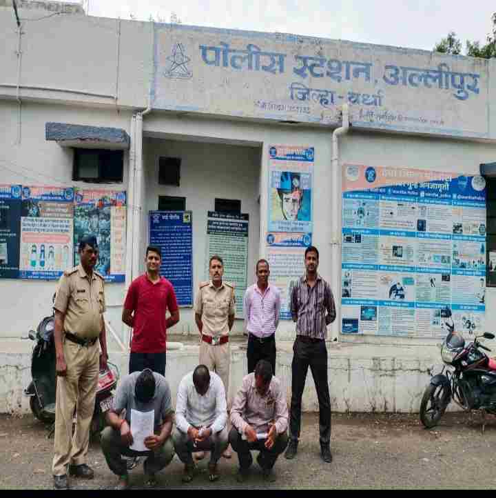 रेती चोरी प्रकरणात तिघांना दोन वर्षांसाठी वर्धा जिल्ह्यातून तडीपार